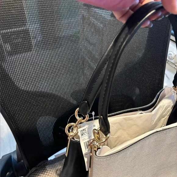 Coach Dalton Bag 31 with Coach Badge - Picture 4 of 15